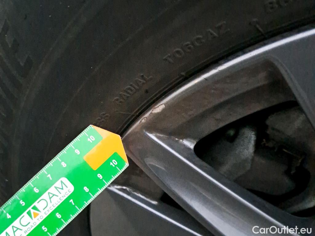  Peugeot  2008 PEUGEOT  / 2019 / 5P / todoterreno Active Pack BlueHDI 81kW (110CV) #12