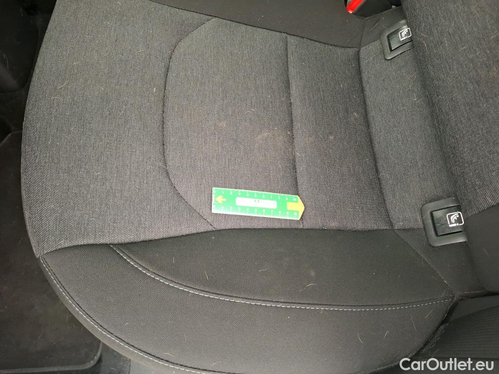  Hyundai  i30 HYUNDAI  Sport Wagon / 2020 / 5P / Break 1.0 T-GDI 120 DCT-7 MHEV CREATIVE SW #29