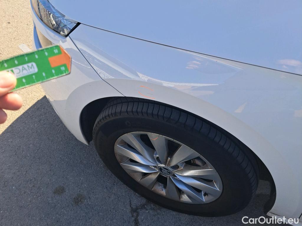  Skoda  KAMIQ SKODA  1.0 TSI 81kW (110CV) DSG Ambition #24