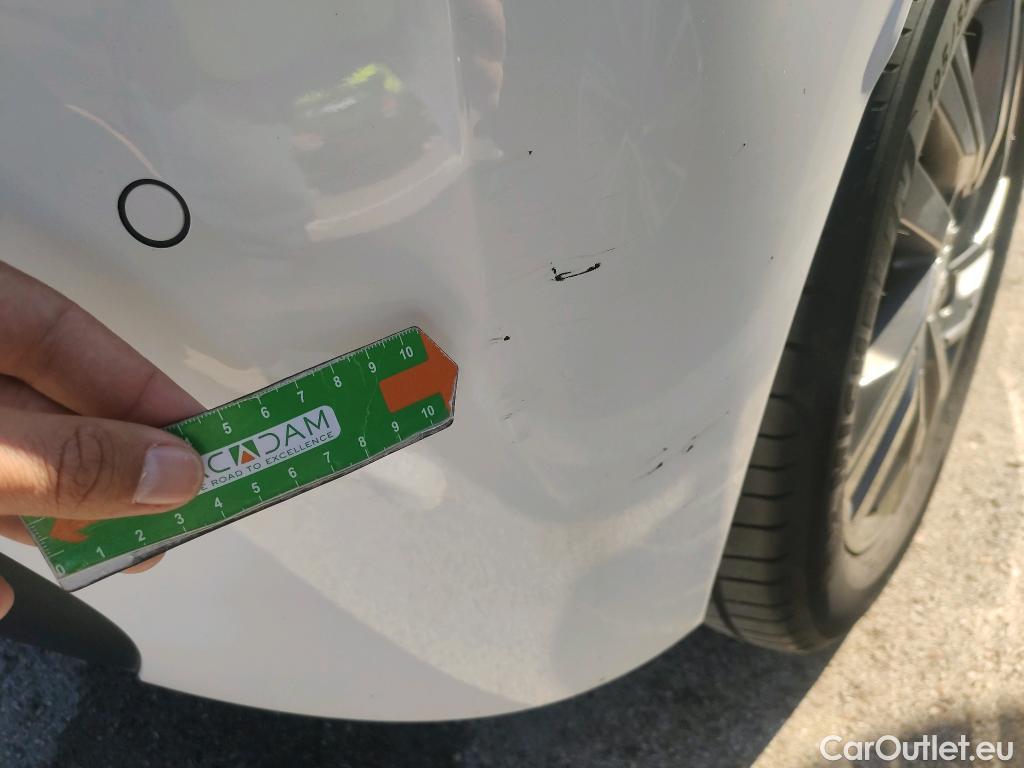  Peugeot  208 PEUGEOT  / 2019 / 5P / berlina con portón BlueHDi 73kW (100CV) Active Pack (AC) #18