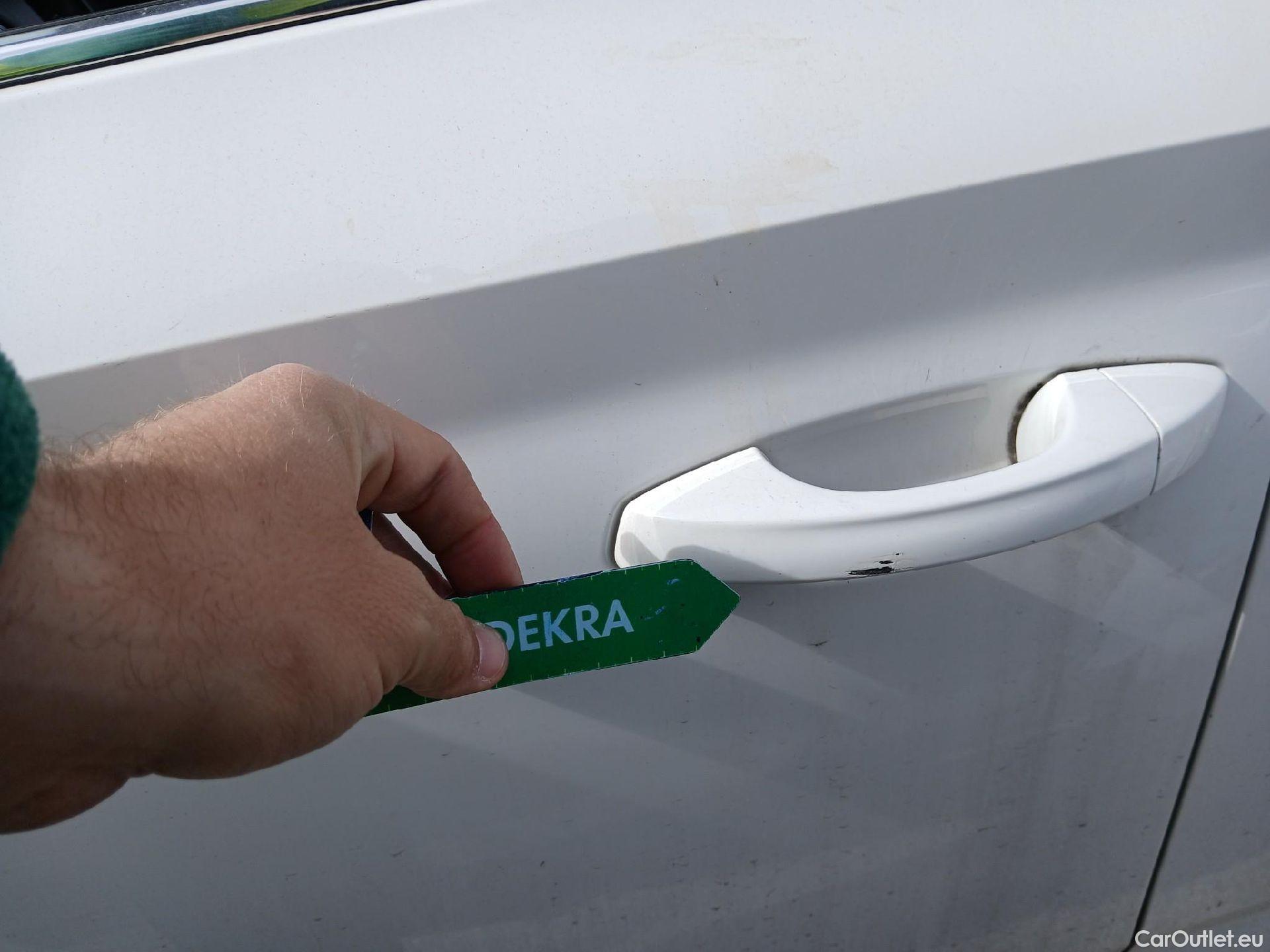  Skoda  KAMIQ SKODA  1.0 TSI 81kW (110CV) DSG Ambition #13