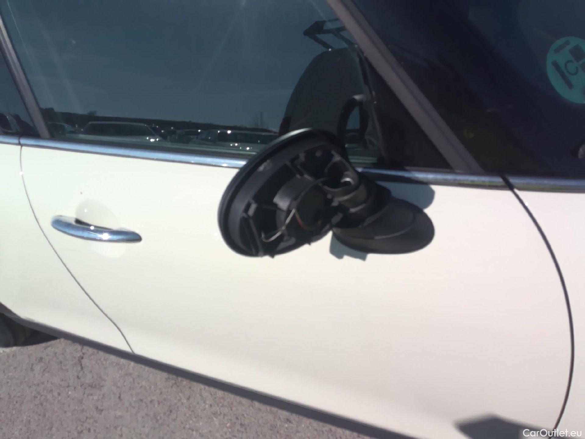  Mini  Cooper MINI MINI / 2014 / 5P / berlina con portón ONE 5 PUERTAS (CX) #26