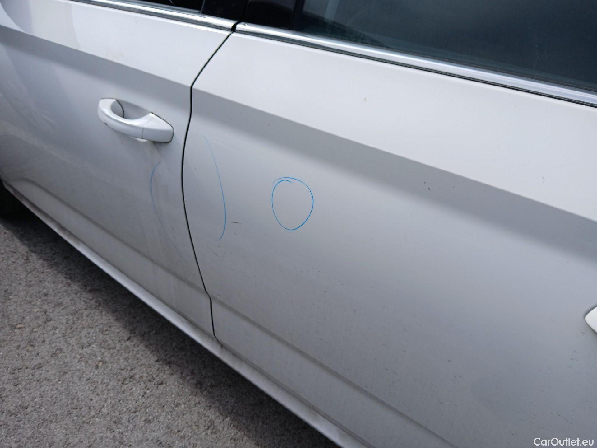  Skoda  KAMIQ SKODA  1.0 TSI 81kW (110CV) DSG Ambition #16