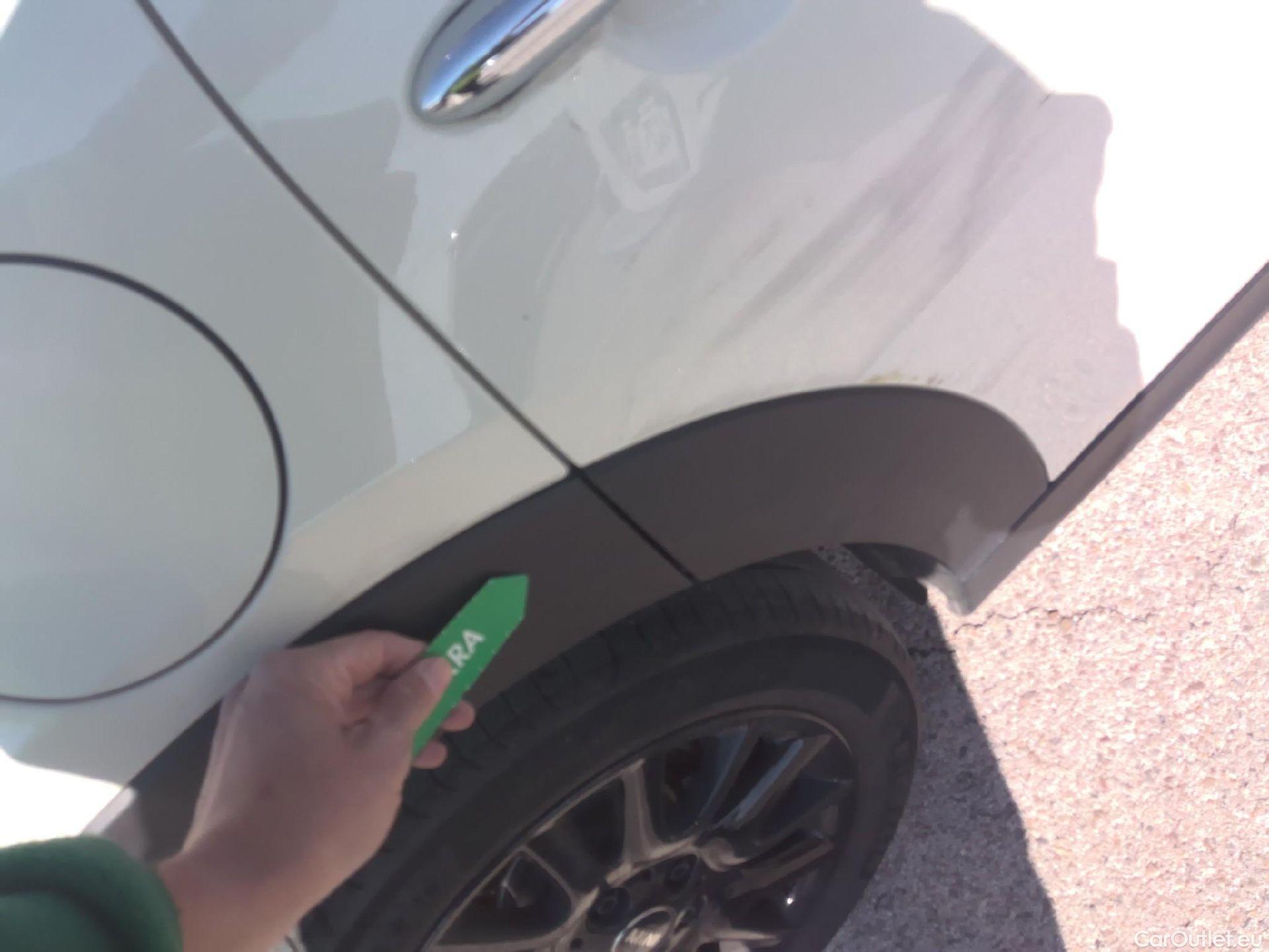  Mini  Cooper MINI MINI / 2014 / 5P / berlina con portón ONE 5 PUERTAS (CX) #29