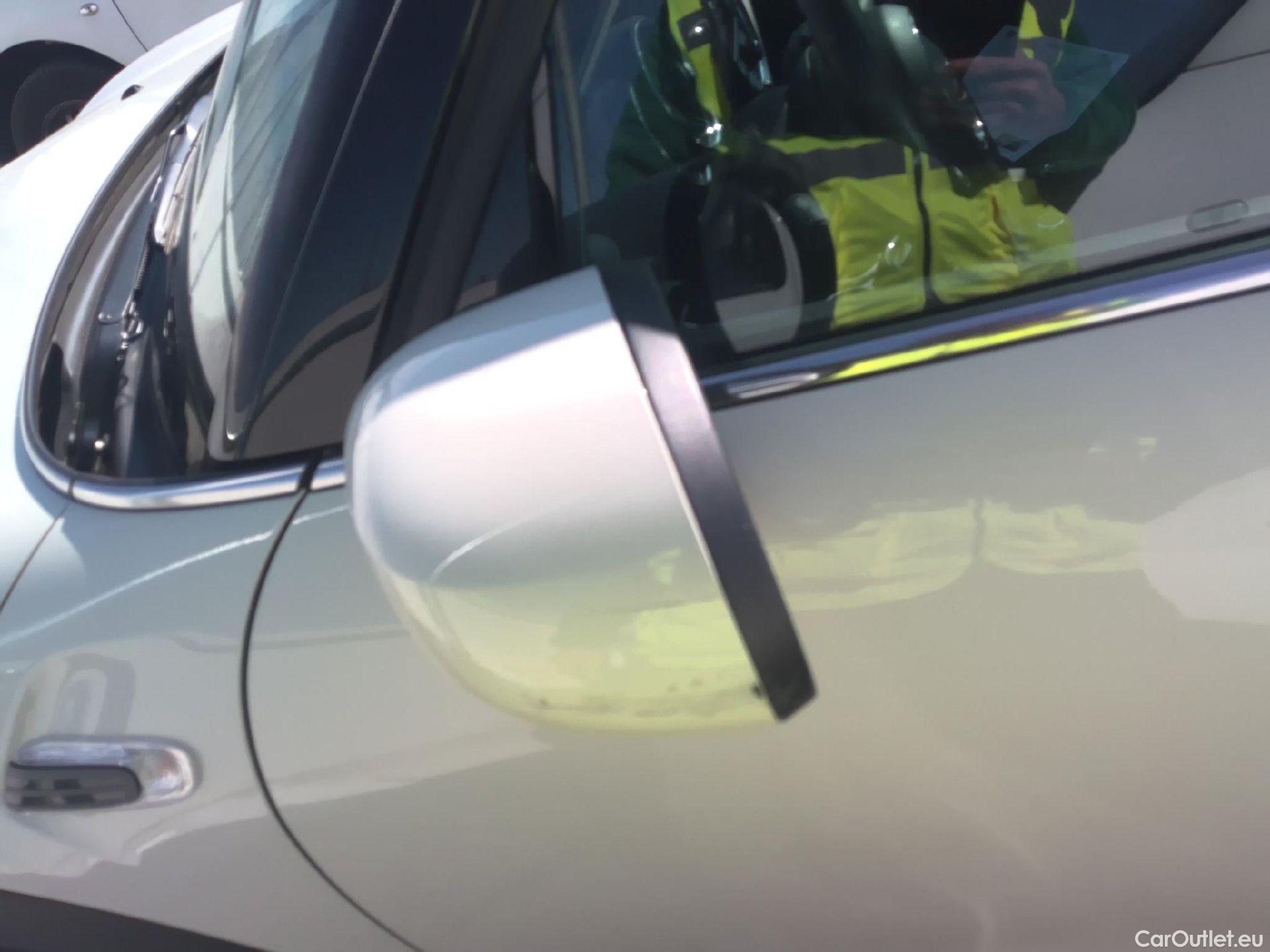  Mini  Cooper MINI MINI / 2014 / 5P / berlina con portón ONE 5 PUERTAS (CX) #9