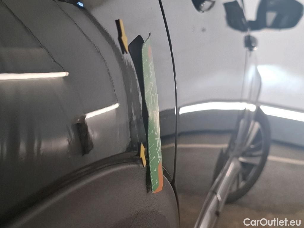  Peugeot  3008  II Allure 1.5 HDi 130CV BVA8 E6d #2