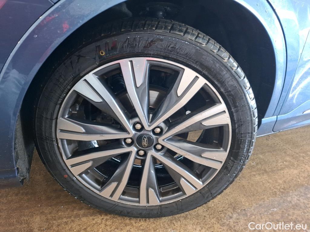  Ford  Kuga FORD  / 2019 / 5P / SUV 2.5 190 hybrid Flexifuel Pshift Vignale #1