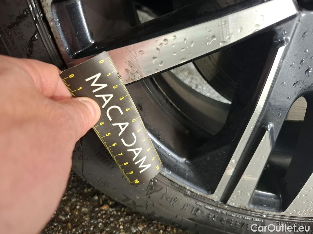  Peugeot  208  Allure Pack 1.2 PureTech 100CV BVA8 E6d #31