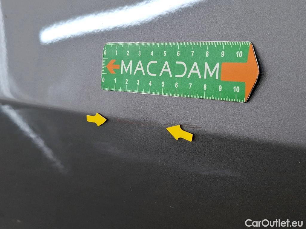  Mercedes  A-Klasse MERCEDES-BENZ Classe A Compact / 2018 / 5P / Berline A 180 Style Line #16