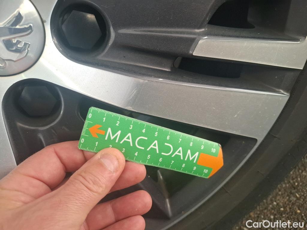  Peugeot  3008  II Allure 1.5 HDi 130CV BVA8 E6d #9