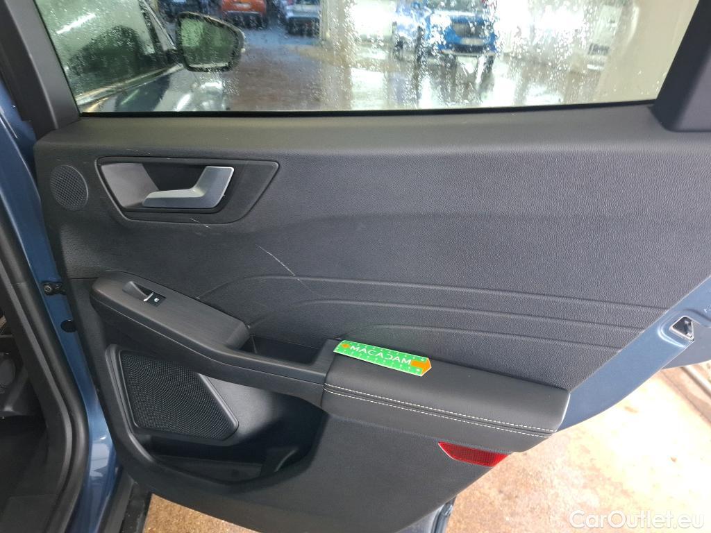  Ford  Kuga FORD  / 2019 / 5P / SUV 2.5 190 hybrid Flexifuel Pshift Vignale #5