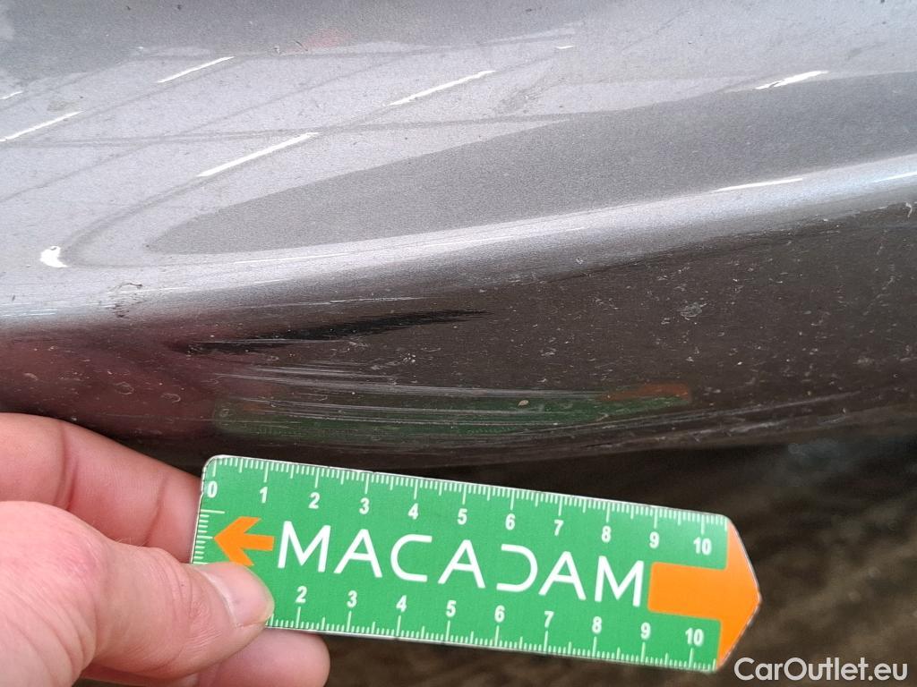  Mercedes  A-Klasse MERCEDES-BENZ Classe A Compact / 2018 / 5P / Berline A 180 Style Line #37