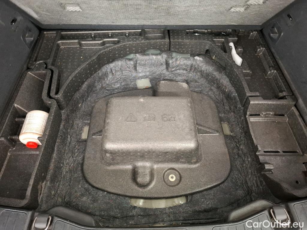  Ford  Kuga FORD  / 2019 / 5P / SUV 2.5 190 hybrid Flexifuel Pshift Vignale #7