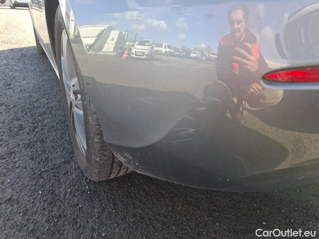  Mercedes  A-Klasse MERCEDES-BENZ Classe A Compact / 2018 / 5P / Berline A 180 Style Line #26