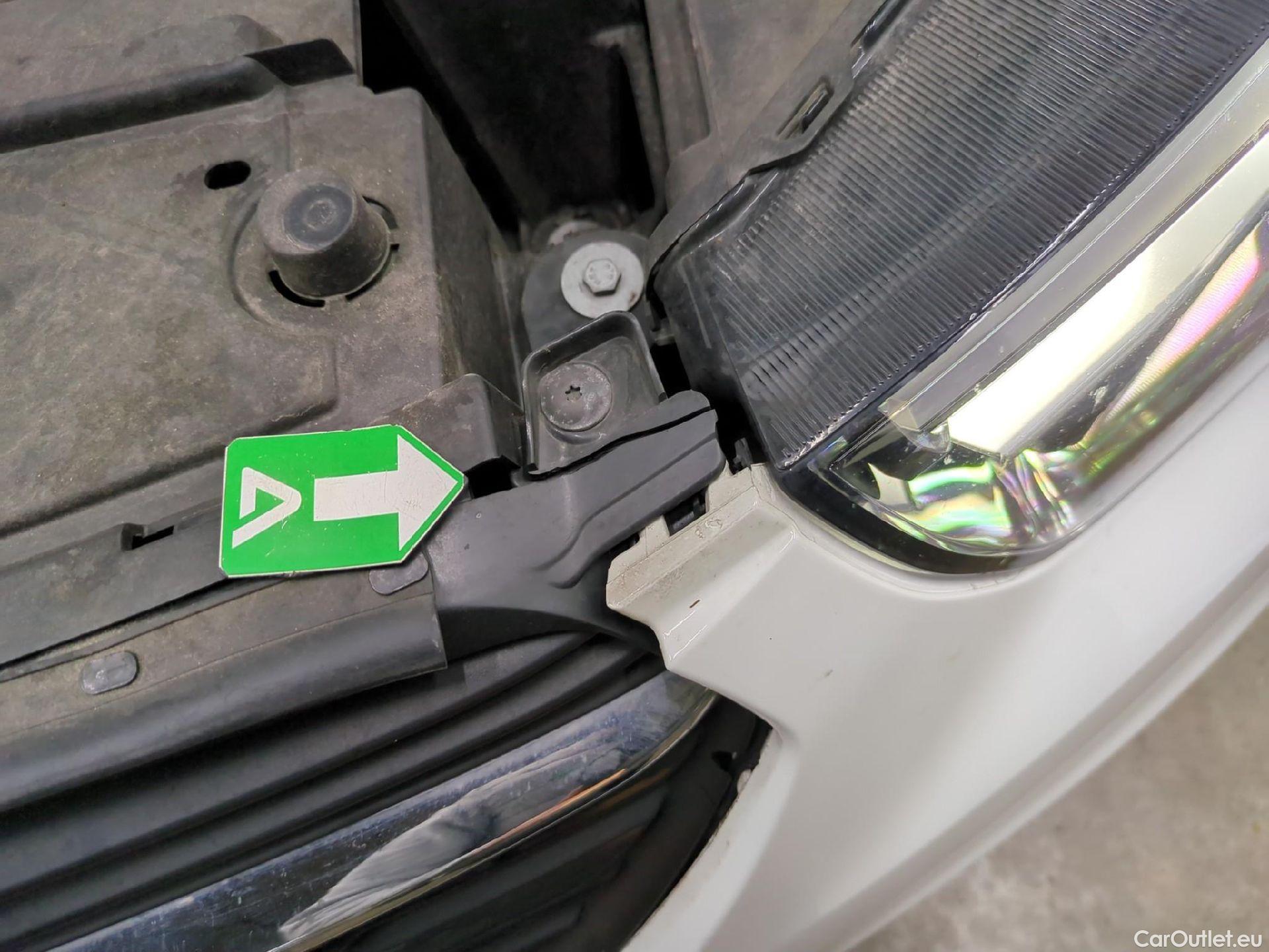  Opel   Grandland X Grandland X Elegance Business 1.2 Turbo 130CV BVA8 E6d #5