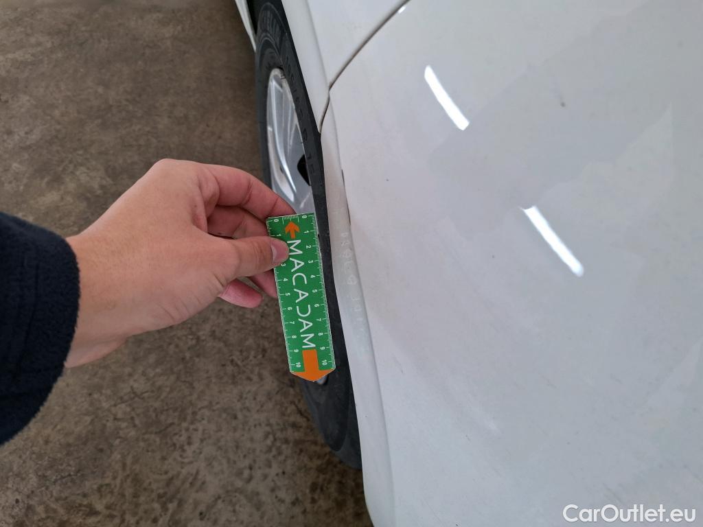  Peugeot  208  Affaire Premium Pack 1.5 HDi 100CV BVM5 E6dT #2