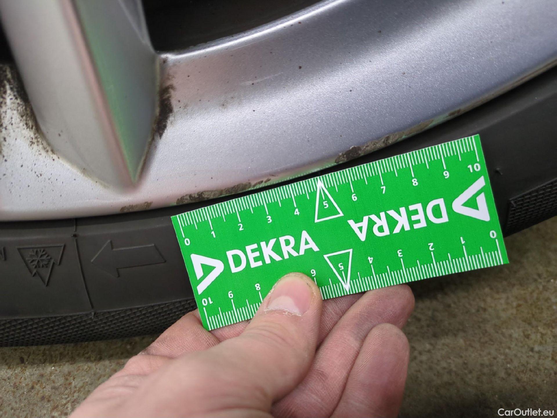  Opel   Grandland X Grandland X Elegance Business 1.2 Turbo 130CV BVA8 E6d #9