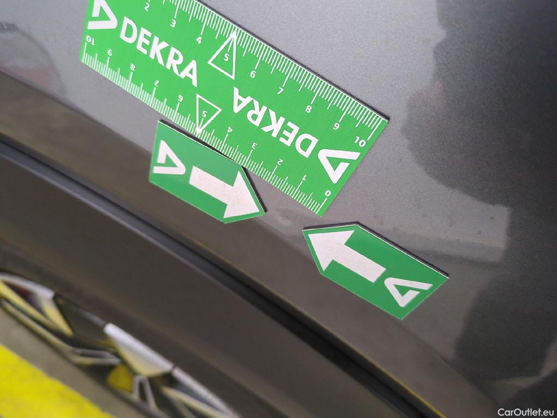  Nissan  Juke NISSAN  / 2019 / 5P / Crossover Hybrid 143 Business Edition #1