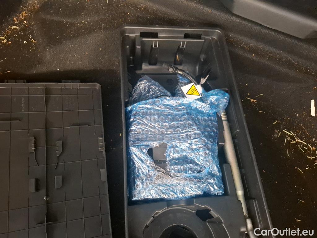  Peugeot  3008  II Allure 1.5 HDi 130CV BVA8 E6d #19