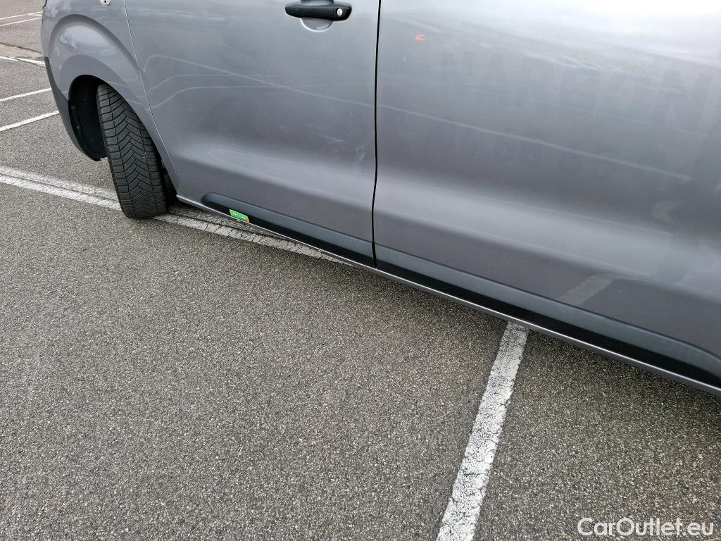  Toyota  Proace TOYOTA  4p Combi 1.5 D LONG 120 D-4D DYNAMIC #1