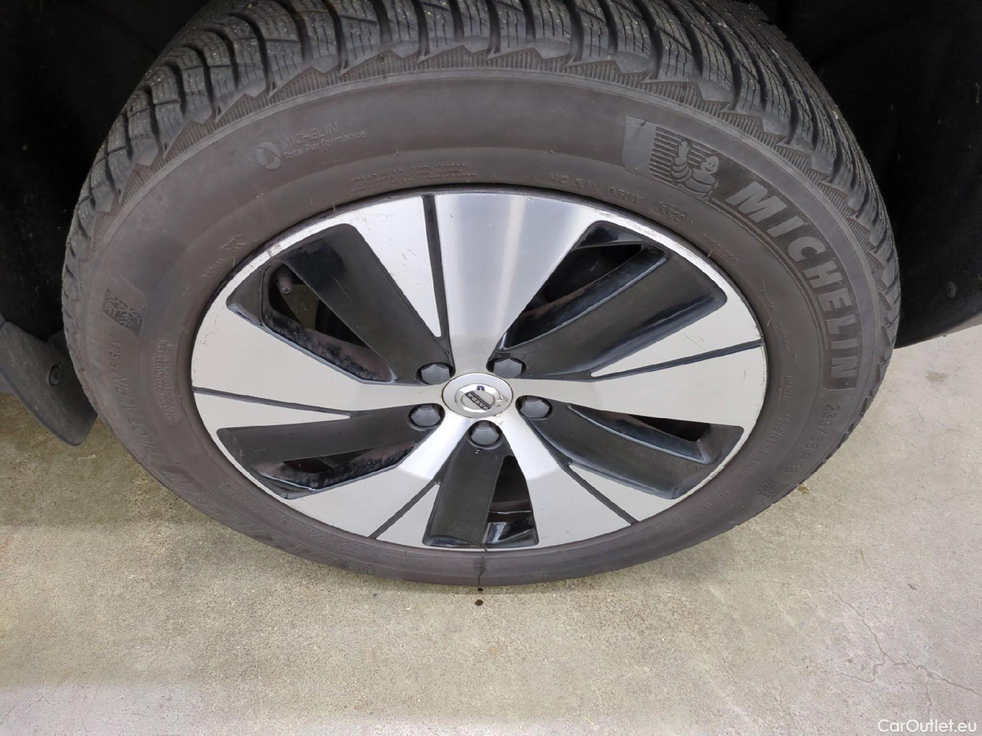  Volvo  XC 40 VOLVO XC40 / 2022 / 5P / SUV Recharge T4 211 DCT7 Start #12