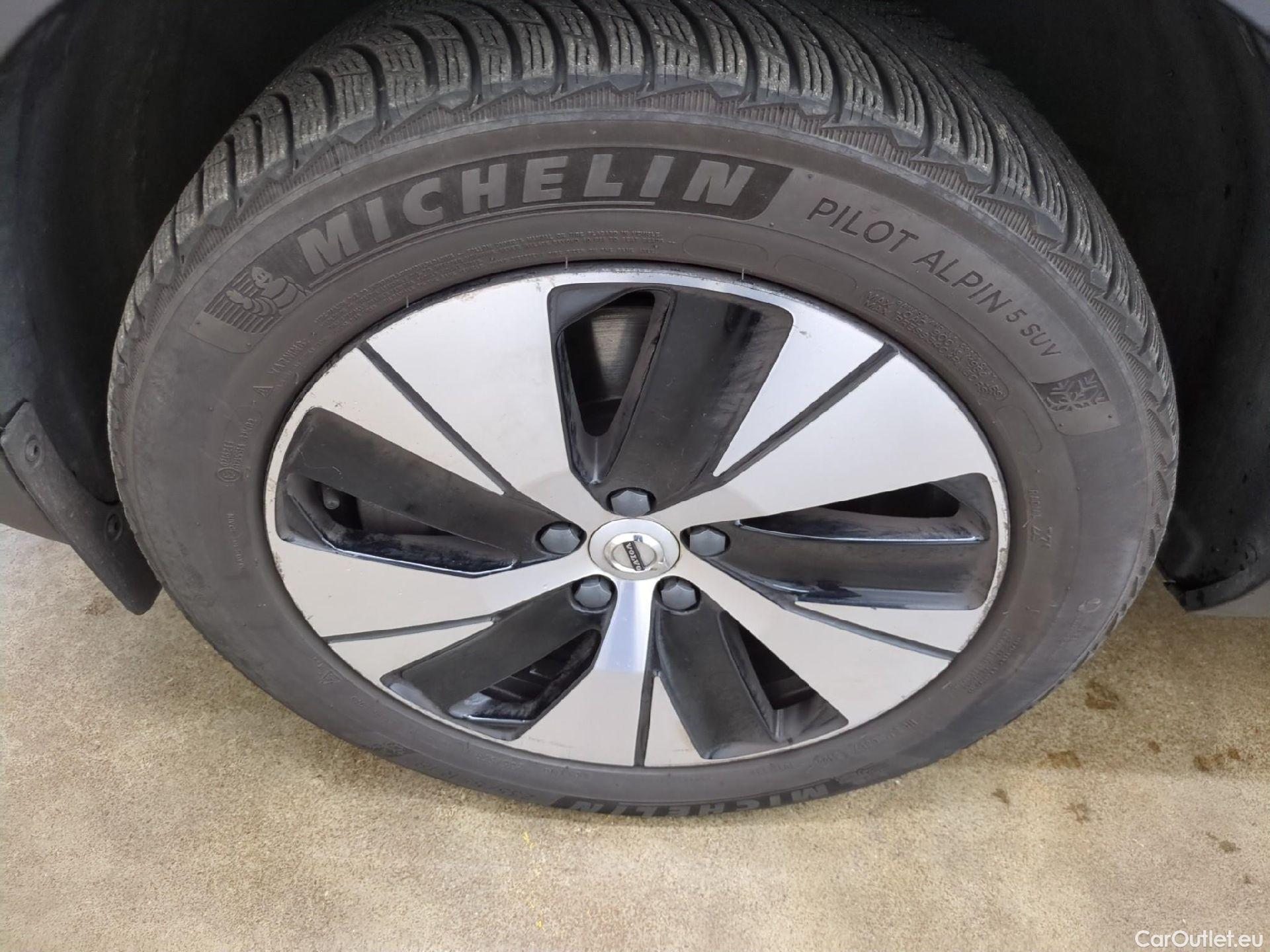  Volvo  XC 40 VOLVO XC40 / 2022 / 5P / SUV Recharge T4 211 DCT7 Start #8