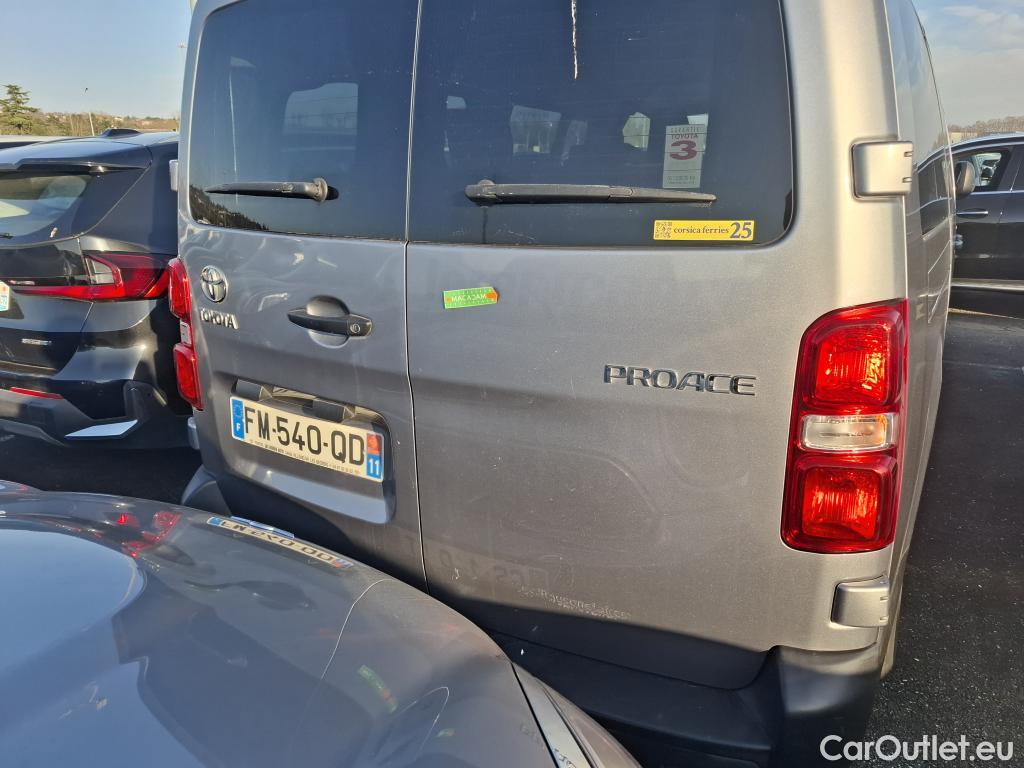 Toyota  Proace TOYOTA  4p Combi 1.5 D LONG 120 D-4D DYNAMIC #33
