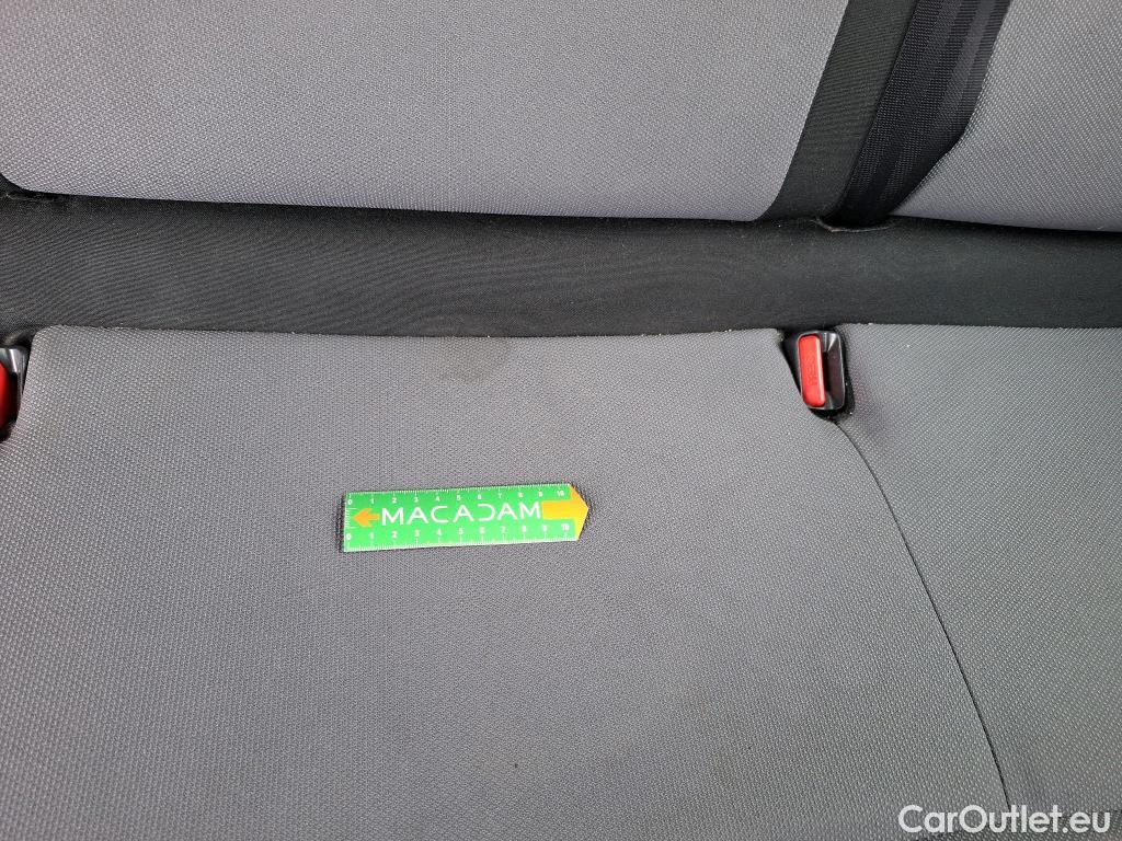  Toyota  Proace TOYOTA  4p Combi 1.5 D LONG 120 D-4D DYNAMIC #19