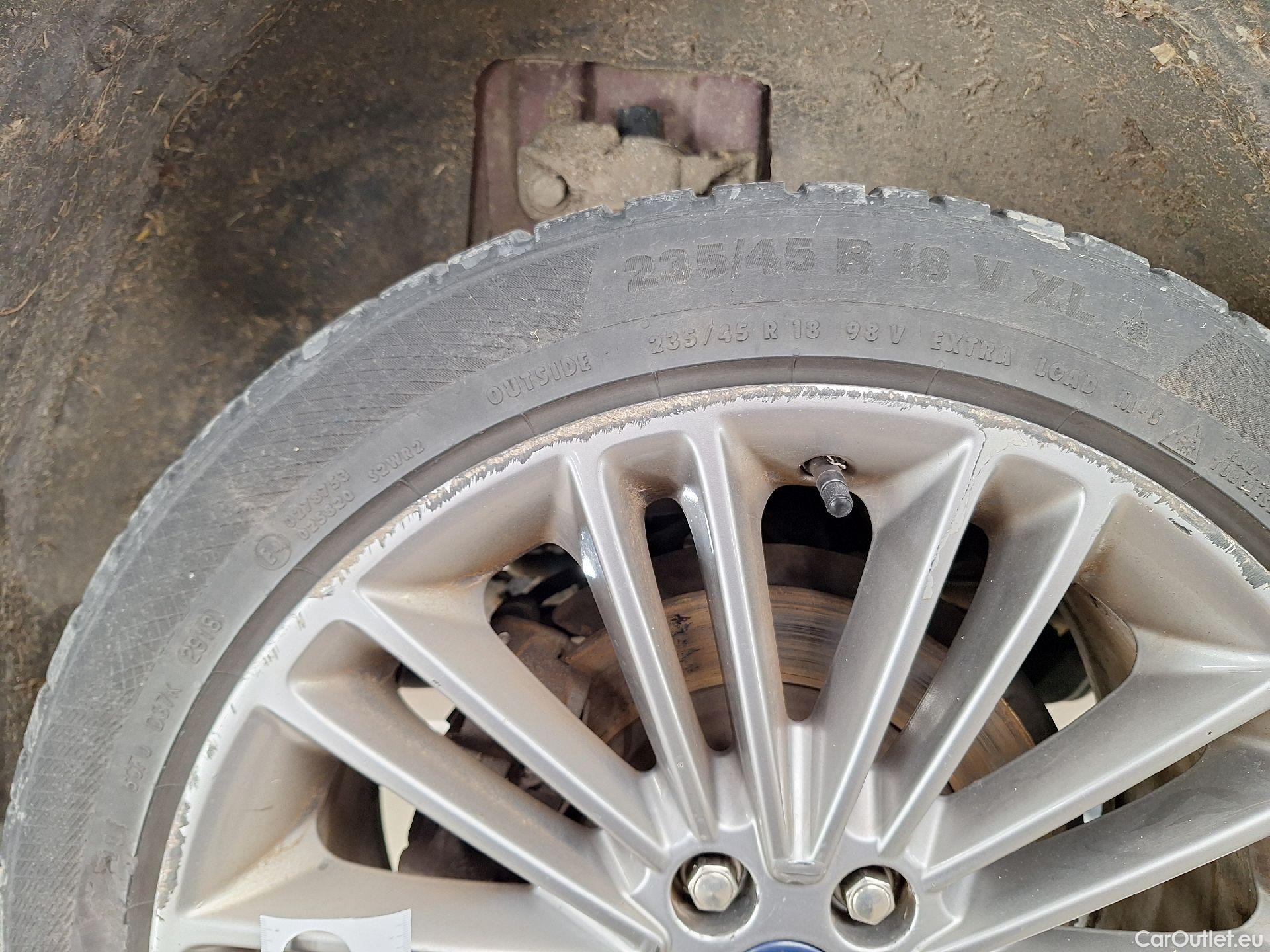  Ford  Mondeo Ford,  5d '14, Ford  2.0TDCi 110kW Vignale 4d #64