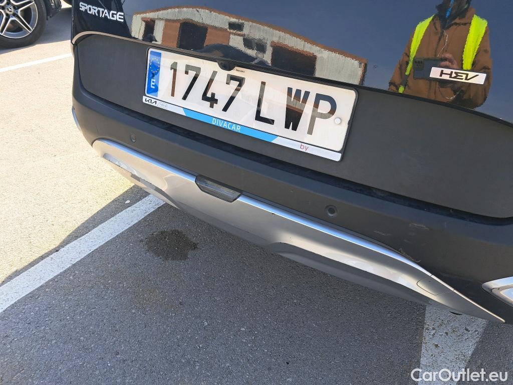  KIA  Sportage KIA  / 2022 / 5P / todoterreno 1.6 T-GDi HEV 171kW (230CV) Drive 4X2 #16