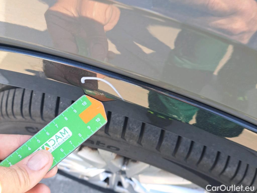  Audi  Q2 AUDI  / 2016 / 5P / todoterreno Design 30 TFSI 85kW (116CV) #37