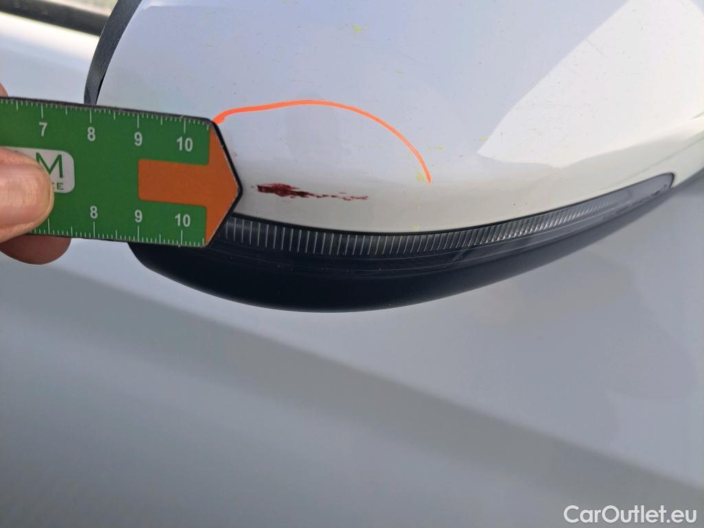  Hyundai  Tucson HYUNDAI  / 2018 / 5P / todoterreno 1.6 CRDI 85kW (116CV) 48V SLE 4X2(SP)(SL) #19