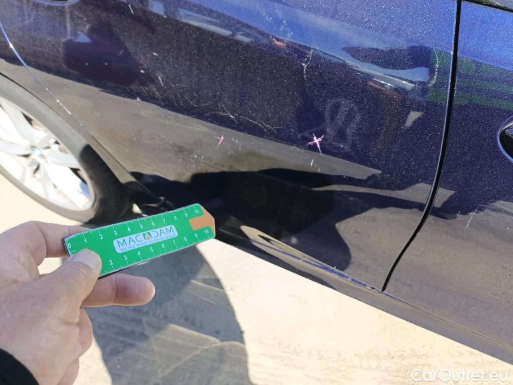  Bmw  Serie 3 BMW  / 2018 / 4P / sedán 318d Auto. #7