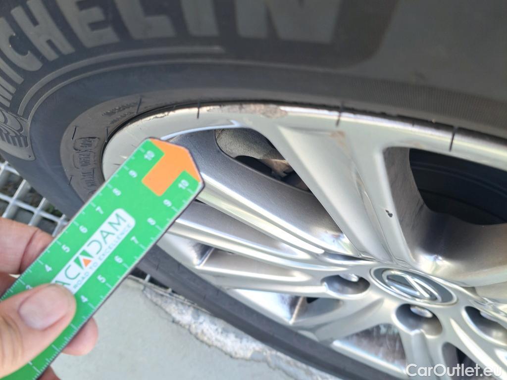  Lexus  NX LEXUS  / 2017 / 5P / todoterreno 2.5 300h Business Navigation 2WD (CX) #2