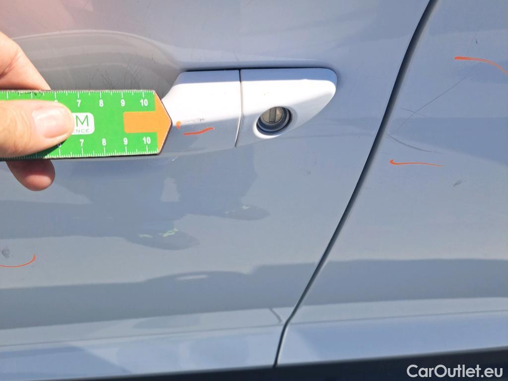  Hyundai  Tucson HYUNDAI  / 2018 / 5P / todoterreno 1.6 CRDI 85kW (116CV) 48V SLE 4X2(SP)(SL) #27