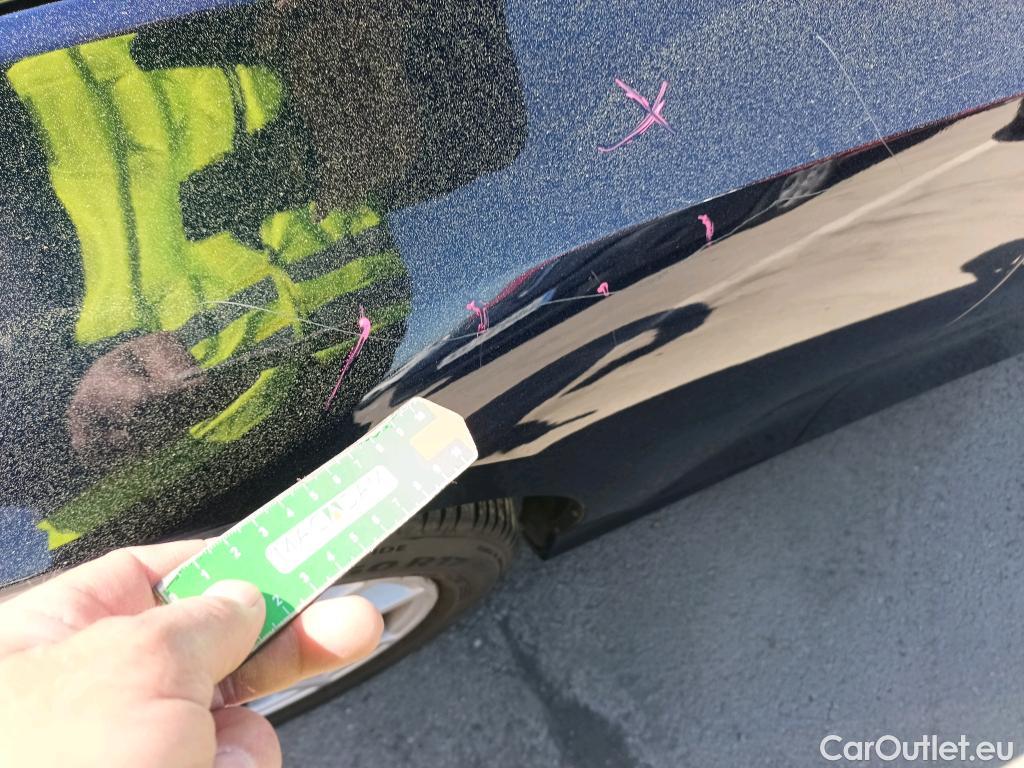  Bmw  Serie 3 BMW  / 2018 / 4P / sedán 318d Auto. #14