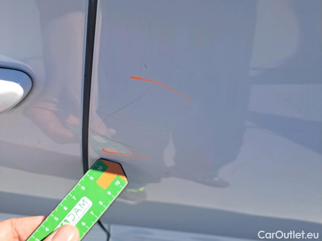  Hyundai  Tucson HYUNDAI  / 2018 / 5P / todoterreno 1.6 CRDI 85kW (116CV) 48V SLE 4X2(SP)(SL) #12