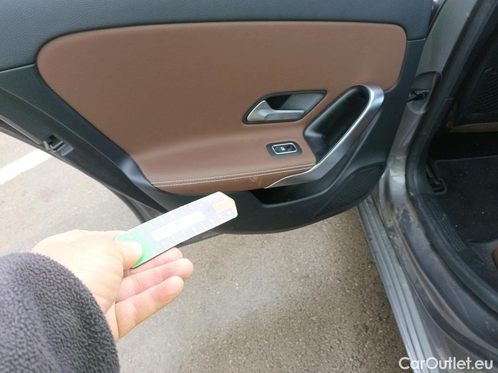  Mercedes  A-Klasse MERCEDES-BENZ Clase A / 2018 / 4P / sedán Sedán A 250 e #29