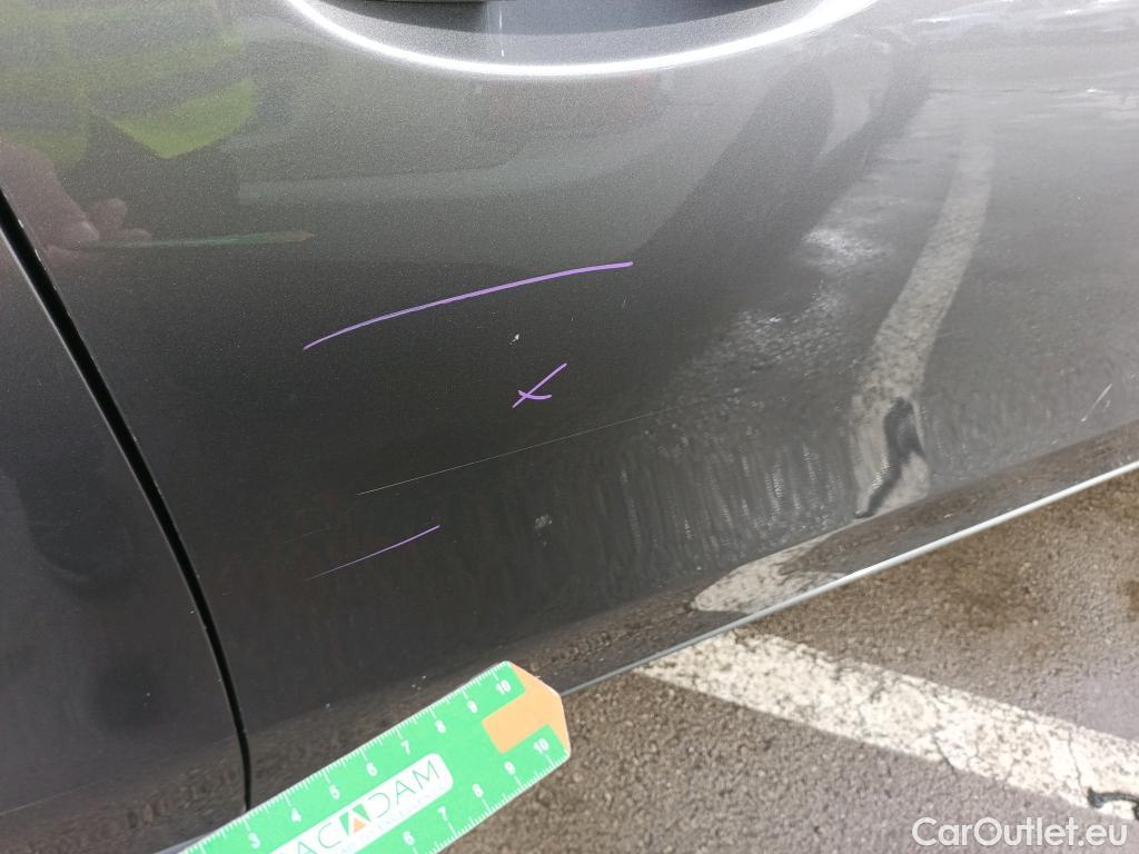  Mercedes  A-Klasse MERCEDES-BENZ Clase A / 2018 / 4P / sedán Sedán A 250 e #4