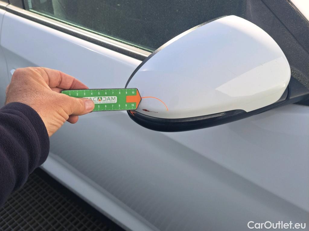  Hyundai  Tucson HYUNDAI  / 2018 / 5P / todoterreno 1.6 CRDI 85kW (116CV) 48V SLE 4X2(SP)(SL) #18