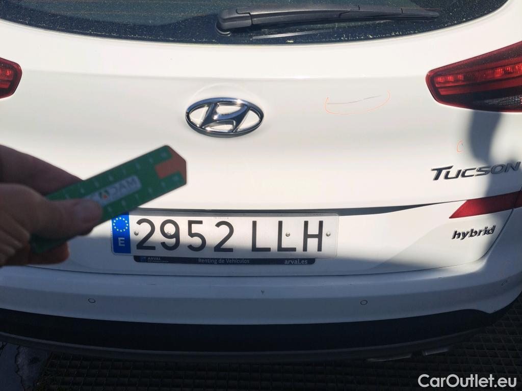  Hyundai  Tucson HYUNDAI  / 2018 / 5P / todoterreno 1.6 CRDI 85kW (116CV) 48V SLE 4X2(SP)(SL) #5