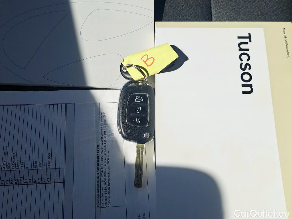  Hyundai  Tucson HYUNDAI  / 2018 / 5P / todoterreno 1.6 CRDI 85kW (116CV) 48V SLE 4X2(SP)(SL) #4