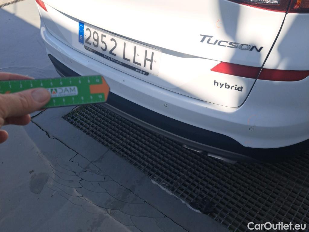  Hyundai  Tucson HYUNDAI  / 2018 / 5P / todoterreno 1.6 CRDI 85kW (116CV) 48V SLE 4X2(SP)(SL) #15