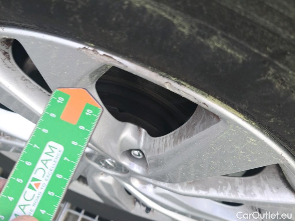  Hyundai  Tucson HYUNDAI  / 2018 / 5P / todoterreno 1.6 CRDI 85kW (116CV) 48V SLE 4X2(SP)(SL) #8