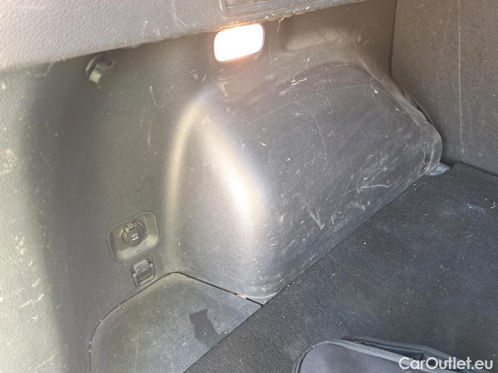  KIA  Sportage KIA  / 2022 / 5P / todoterreno 1.6 T-GDi HEV 171kW (230CV) Drive 4X2 #19