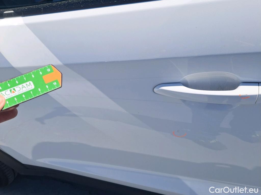  Hyundai  Tucson HYUNDAI  / 2018 / 5P / todoterreno 1.6 CRDI 85kW (116CV) 48V SLE 4X2(SP)(SL) #26