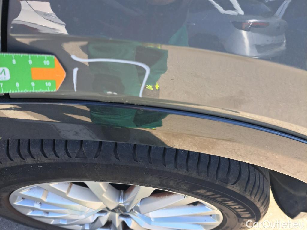  Audi  Q2 AUDI  / 2016 / 5P / todoterreno Design 30 TFSI 85kW (116CV) #26