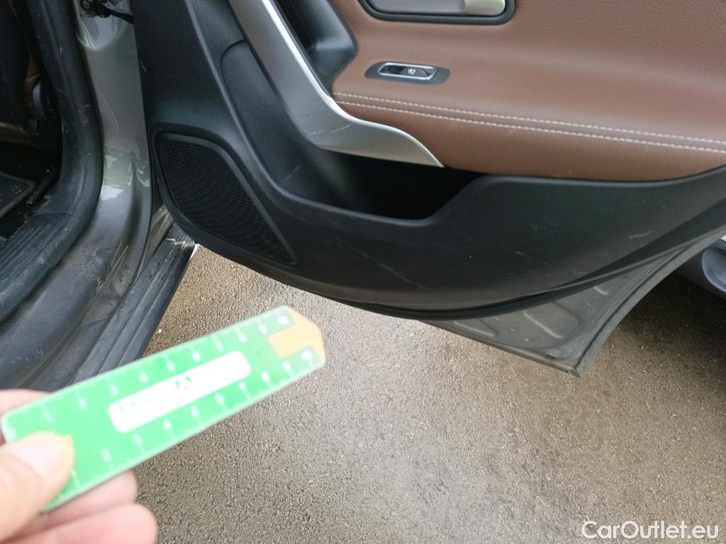  Mercedes  A-Klasse MERCEDES-BENZ Clase A / 2018 / 4P / sedán Sedán A 250 e #27