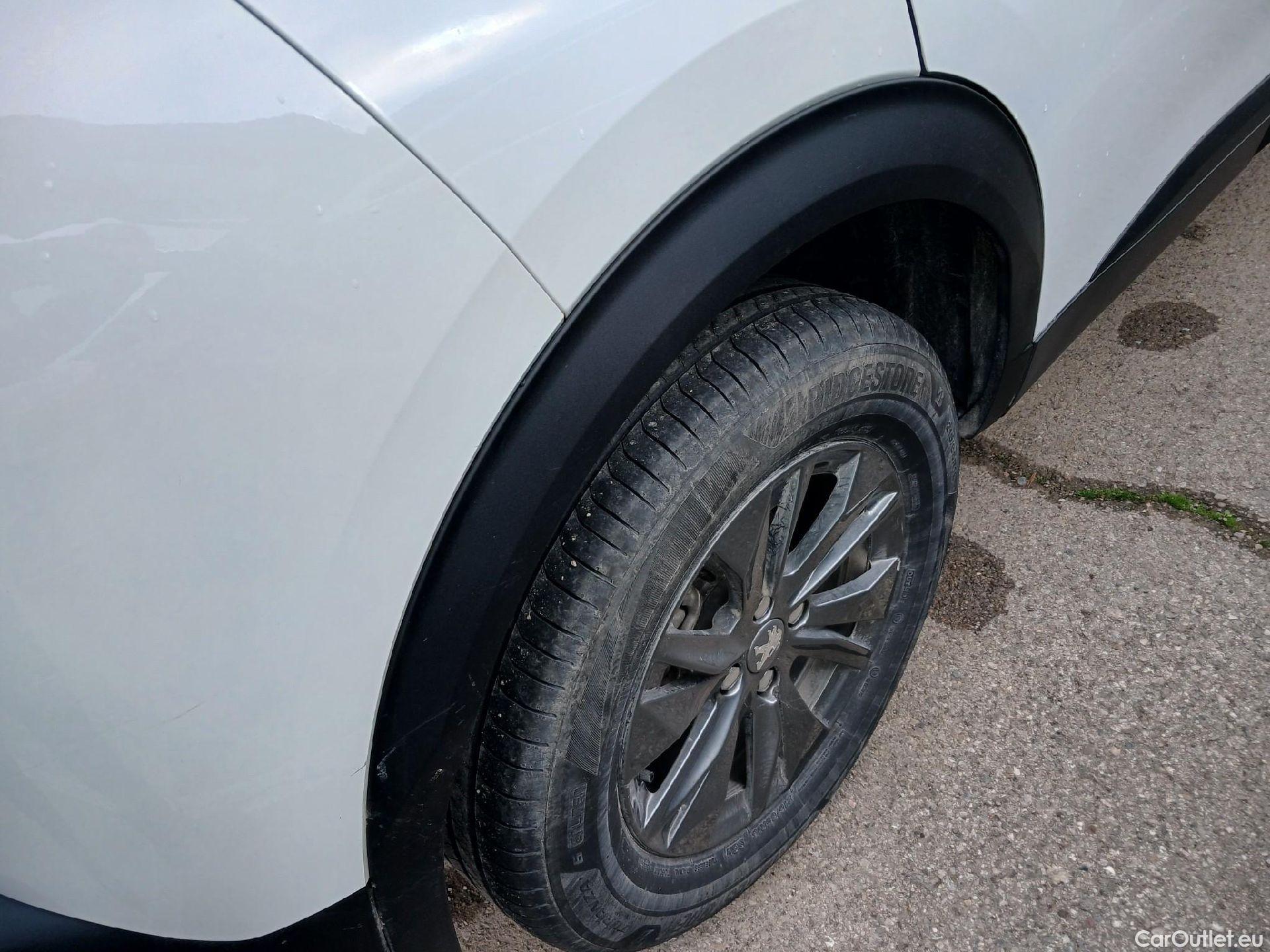  Peugeot  2008 PEUGEOT  / 2019 / 5P / todoterreno Active Pack BlueHDI 81kW (110CV) #16