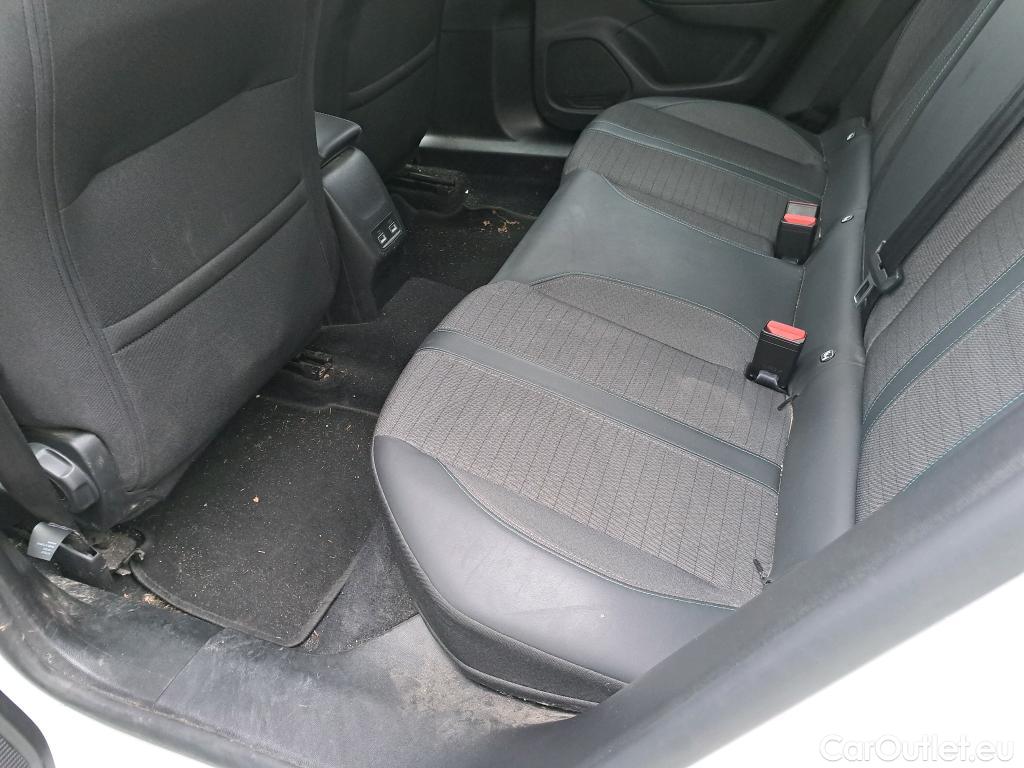  Peugeot  2008 PEUGEOT  / 2019 / 5P / todoterreno Allure BlueHDI 81kW (110CV) #15